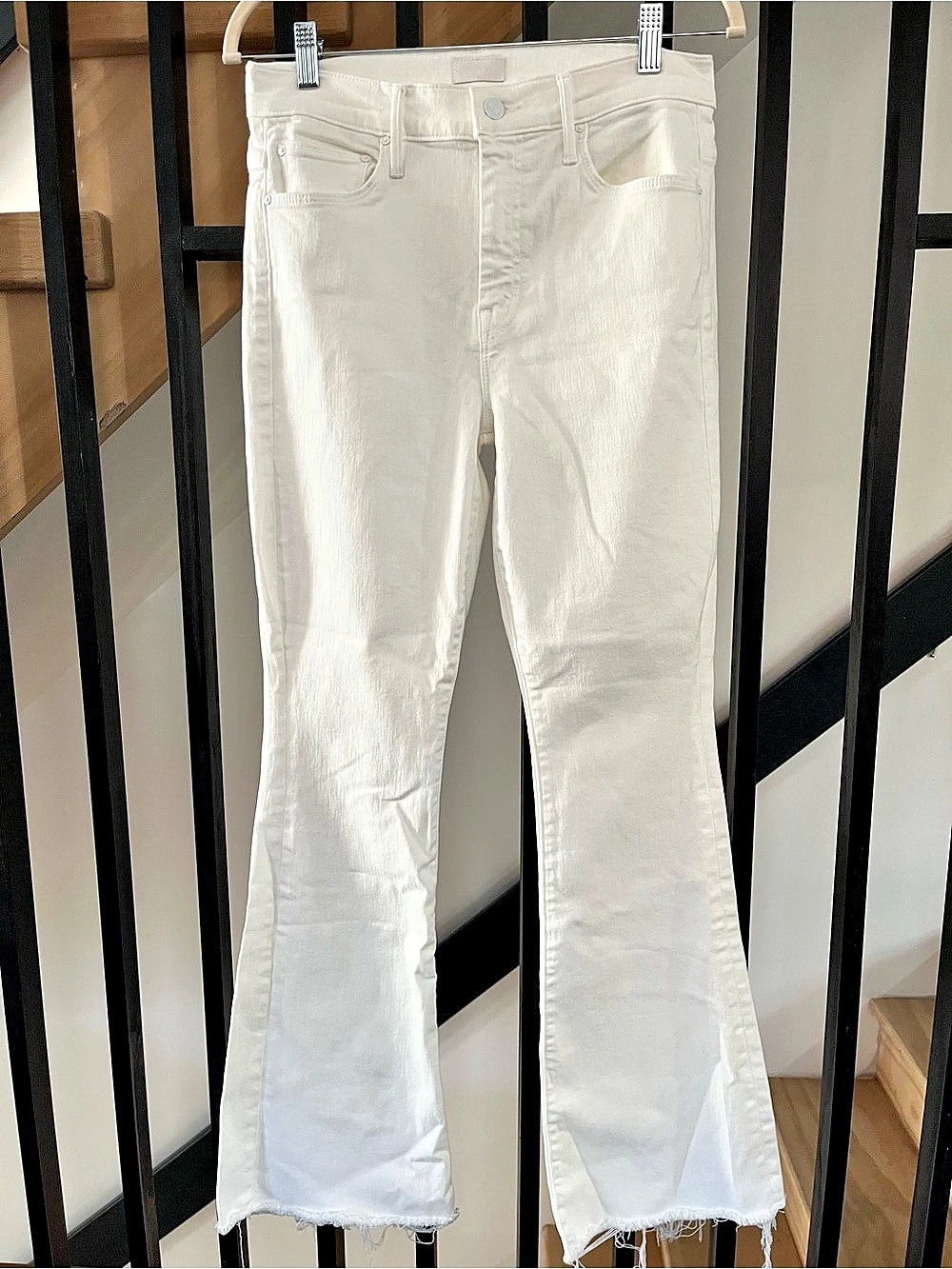 MOTHER The Weekender Fray Flare Jeans in White Waist 29